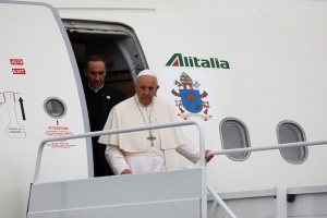 papież rozpoczyna swoją pielgrzymkę na litwie